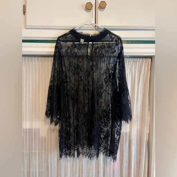 Lace Bell Sleeve Top - Picture 4 of 5